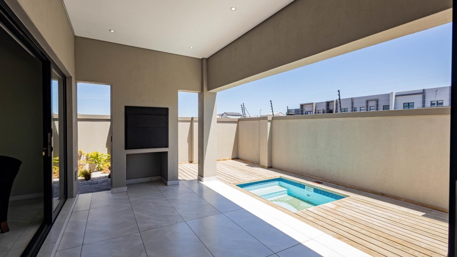 3 Bedroom Property for Sale in Sandown Western Cape